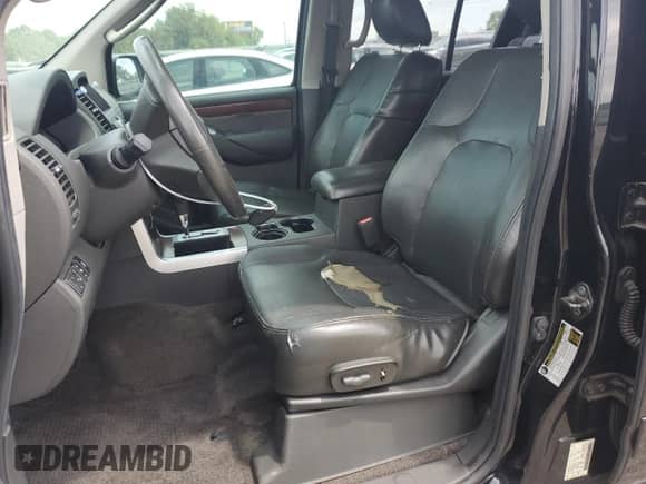 2011 Nissan Pathfinder S z VIN 5N1AR1NN9BC604695, wystawiony jako Copart lot #69754595 z przebiegiem 145 043 mil mil oraz Szkoda całkowita • Salvage title. Historia ofert i sprzedaży dostępna na DreamBid. Obrazek 7.