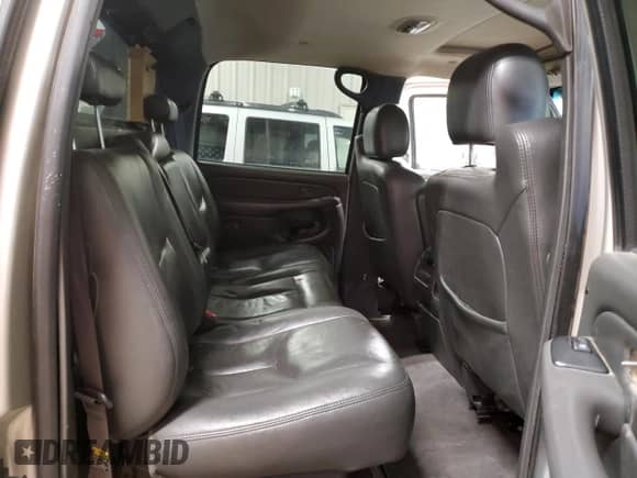 2004 Chevrolet Avalanche z VIN 3GNEK12T24G158555, wystawiony jako Copart lot #57819055 z przebiegiem 178 294 mil mil oraz Czysty tytuł • Clean title. Historia ofert i sprzedaży dostępna na DreamBid. Obrazek 10.