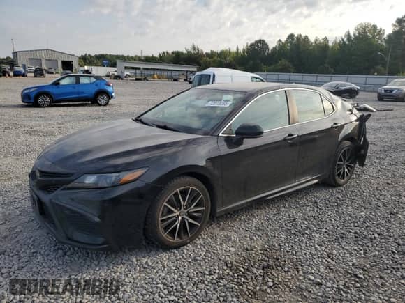 2021 Toyota Camry SE Nightshade z VIN 4T1G11AKXMU433871, wystawiony jako Copart lot #72013235 z przebiegiem 121 192 mil mil oraz Szkoda całkowita • Salvage title. Historia ofert i sprzedaży dostępna na DreamBid. Obrazek 1.