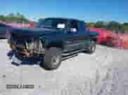 2002 Chevrolet Silverado 2500HD LT z VIN 1GCHK29102E187153, wystawiony jako IAAI lot #43490580 z przebiegiem 309 101 mil mil oraz . Historia ofert i sprzedaży dostępna na DreamBid. Obrazek 2.