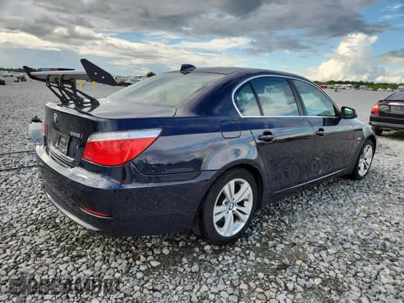2010 BMW 5 Series 528i xDrive z VIN WBANV1C51AC444117, wystawiony jako Copart lot #85817885 z przebiegiem 183 866 mil mil oraz Szkoda całkowita • Salvage title. Historia ofert i sprzedaży dostępna na DreamBid. Obrazek 3.