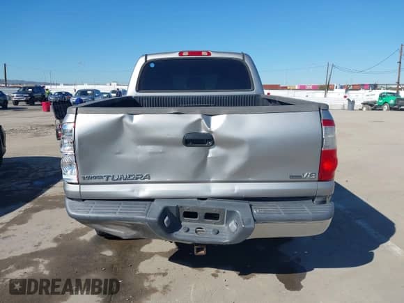 2006 Toyota Tundra SR5 с VIN 5TBET34116S517758, выставлен на аукционе IAAI как лот 43457244 с пробегом 148 011 миль миль и . История ставок и продаж доступна на DreamBid. Изображение 17.