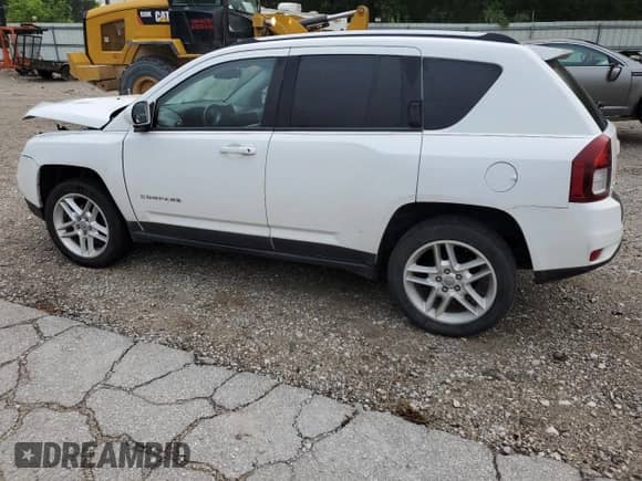 2014 Jeep Compass Limited z VIN 1C4NJDCB3ED500919, wystawiony jako Copart lot #63126535 z przebiegiem 99 312 mil mil oraz Szkoda całkowita • Salvage title. Historia ofert i sprzedaży dostępna na DreamBid. Obrazek 2.
