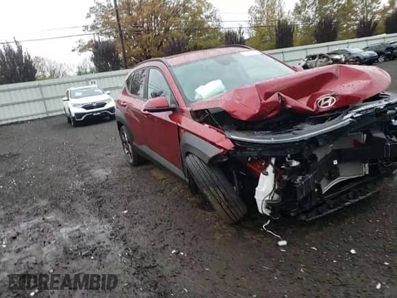 2024 Hyundai Kona SEL с VIN KM8HCCAB2RU164010, выставлен на аукционе Copart как лот 87077115 с пробегом 6 466 миль миль и Списание • Salvage title. История ставок и продаж доступна на DreamBid. Изображение 14.