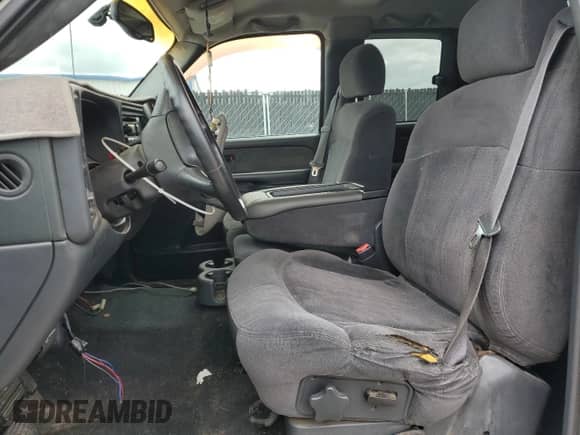 2002 Chevrolet Silverado 2500HD LT с VIN 1GCHK29102E143864, выставлен на аукционе Copart как лот 71846475 с пробегом 253 197 миль миль и Списание • Salvage title. История ставок и продаж доступна на DreamBid. Изображение 7.