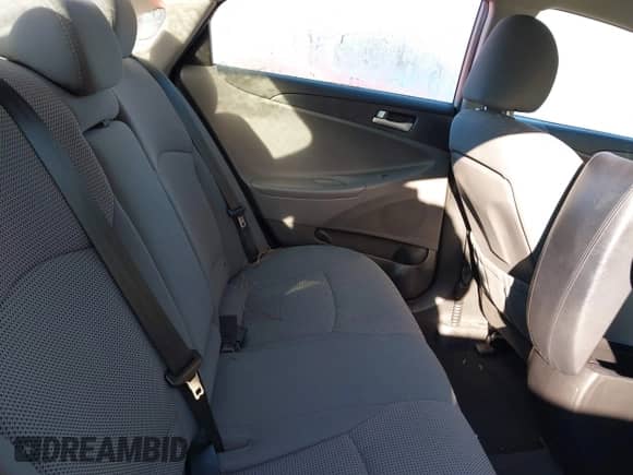 2014 Hyundai Sonata GLS z VIN 5NPEB4AC8EH864112, wystawiony jako IAAI lot #43475744 z przebiegiem 135 827 mil mil oraz . Historia ofert i sprzedaży dostępna na DreamBid. Obrazek 8.