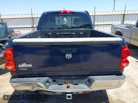 2008 Dodge 1500 ST z VIN 1D7HA18NX8J153910, wystawiony jako IAAI lot #42303506 z przebiegiem 212 036 mil mil oraz . Historia ofert i sprzedaży dostępna na DreamBid. Obrazek 16.