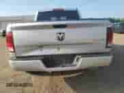 2018 Ram 1500 Express z VIN 1C6RR7KG4JS293592, wystawiony jako Copart lot #66250155 z przebiegiem 125 069 mil mil oraz Szkoda całkowita • Salvage title. Historia ofert i sprzedaży dostępna na DreamBid. Obrazek 6.