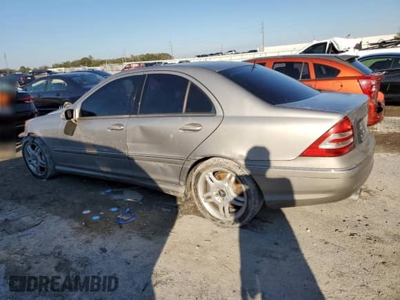 2003 Mercedes-Benz C AMG z VIN WDBRF65JX3F410427, wystawiony jako Copart lot #45677345 z przebiegiem Nie podano mil oraz Szkoda całkowita • Salvage title. Historia ofert i sprzedaży dostępna na DreamBid. Obrazek 2.