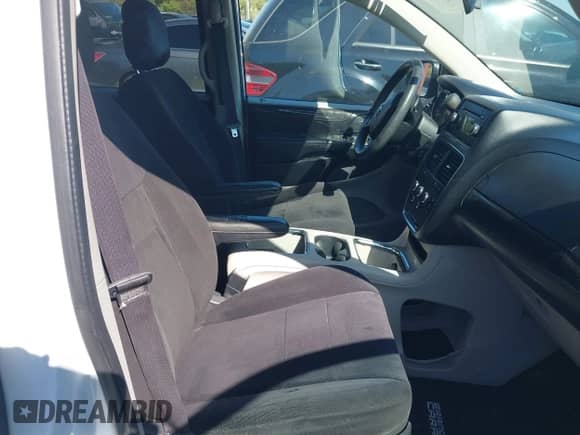 2014 Dodge Grand Caravan SXT z VIN 2C4RDGCG0ER201018, wystawiony jako IAAI lot #43501553 z przebiegiem 165 638 mil mil oraz . Historia ofert i sprzedaży dostępna na DreamBid. Obrazek 5.