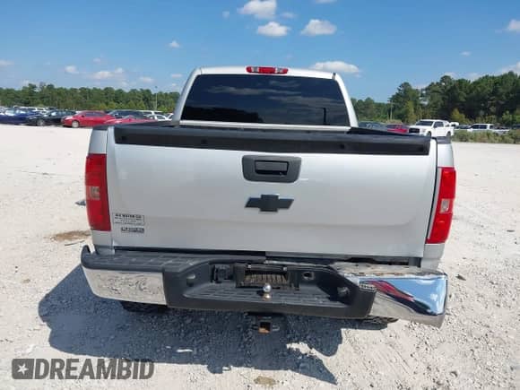 2010 Chevrolet Silverado 1500 LS с VIN 1GCSKREA6AZ246539, выставлен на аукционе IAAI как лот 43198235 с пробегом 127 043 миль миль и . История ставок и продаж доступна на DreamBid. Изображение 16.