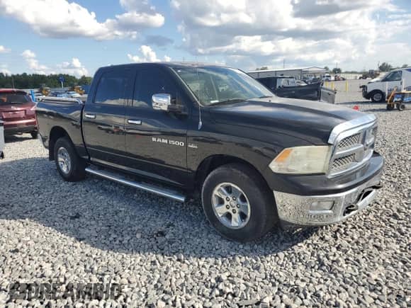 2011 Ram 1500 SLT z VIN 1D7RV1CT8BS502417, wystawiony jako Copart lot #87012575 z przebiegiem 158 476 mil mil oraz Nie do naprawy • Non repairable. Historia ofert i sprzedaży dostępna na DreamBid. Obrazek 4.