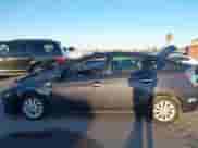 2015 Toyota Prius Advanced z VIN JTDKN3DP5F3068188, wystawiony jako IAAI lot #43475178 z przebiegiem 74 883 mil mil oraz . Historia ofert i sprzedaży dostępna na DreamBid. Obrazek 14.