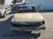 1999 Chevrolet Silverado 1500 LS z VIN 2GCEK19V2X1260371, wystawiony jako Copart lot #80801495 z przebiegiem Nie podano mil oraz Nie do naprawy • Non repairable. Historia ofert i sprzedaży dostępna na DreamBid. Obrazek 5.