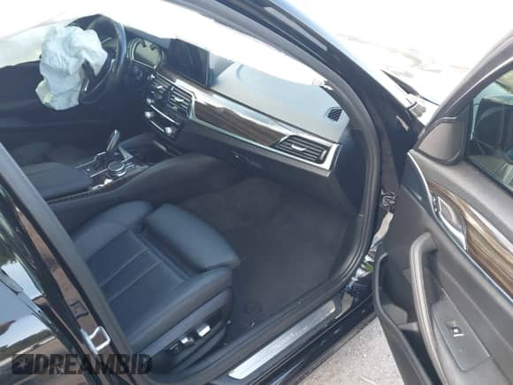 2018 BMW 5 Series 530i с VIN WBAJA5C55JWA37114, выставлен на аукционе IAAI как лот 43304392 с пробегом Не указан миль и . История ставок и продаж доступна на DreamBid. Изображение 5.