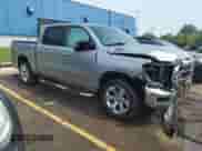 2019 Ram 1500 Big Horn z VIN 1C6SRFFT4KN919368, wystawiony jako Copart lot #67628315 z przebiegiem 103 783 mil mil oraz Czysty tytuł • Clean title. Historia ofert i sprzedaży dostępna na DreamBid. Obrazek 4.