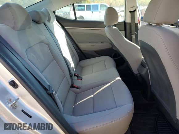 2018 Hyundai Elantra Value Edition с VIN 5NPD84LF7JH235078, выставлен на аукционе Copart как лот 86843365 с пробегом 20 806 миль миль и Списание • Salvage title. История ставок и продаж доступна на DreamBid. Изображение 10.