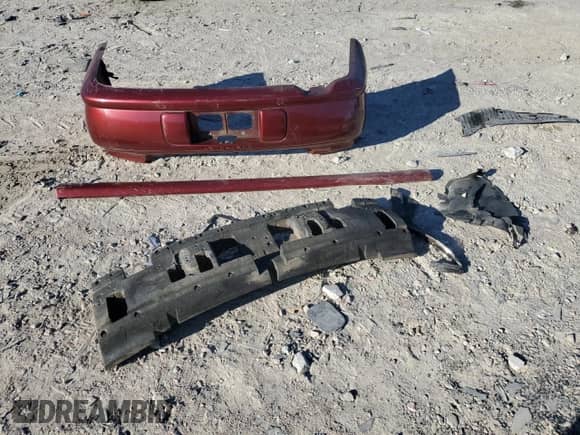 2003 Chevrolet Malibu LS z VIN 1G1NE52J83M615167, wystawiony jako Copart lot #77871764 z przebiegiem 281 295 mil mil oraz Nie do naprawy • Non repairable. Historia ofert i sprzedaży dostępna na DreamBid. Obrazek 12.