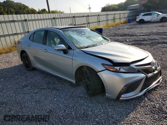 2021 Toyota Camry XSE with VIN 4T1K61AK3MU421363, listed as a Copart auction lot 80719775 with 129,804 mi miles and Salvage title. Bid and sale history available at DreamBid. Image 4.
