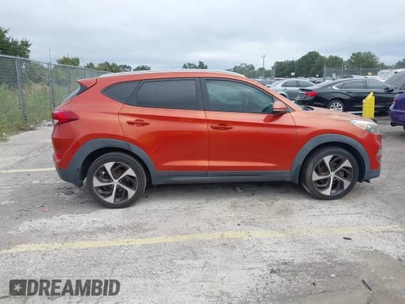 2016 Hyundai Tucson Sport с VIN KM8J33A28GU052424, выставлен на аукционе IAAI как лот 43330505 с пробегом 108 289 миль миль и . История ставок и продаж доступна на DreamBid. Изображение 13.