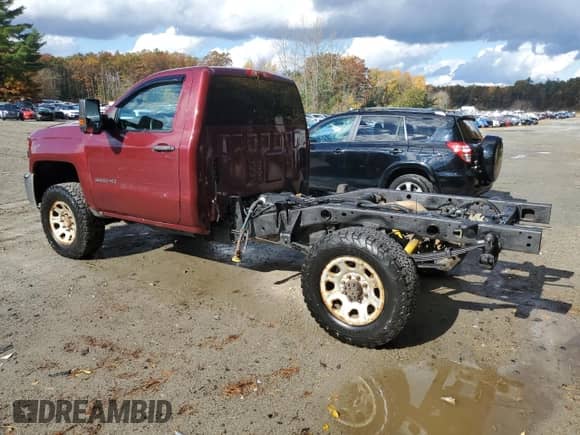 2015 Chevrolet Silverado 2500HD Work Truck with VIN 1GC0KUEG3FZ506949, listed as a Copart auction lot 89681115 with 240,431 mi miles and Clean title. Bid and sale history available at DreamBid. Image 2.