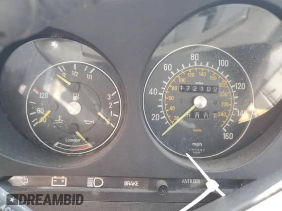 1985 Mercedes-Benz 380 with VIN WDBBA45C4FA031320, listed as a Copart auction lot 71920595 with 172,102 mi miles and Clean title. Bid and sale history available at DreamBid. Image 9.