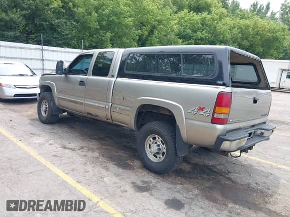 2002 Chevrolet Silverado 2500HD LT с VIN 1GCHK29172E158362, выставлен на аукционе IAAI как лот 42862931 с пробегом 261 133 миль миль и . История ставок и продаж доступна на DreamBid. Изображение 3.