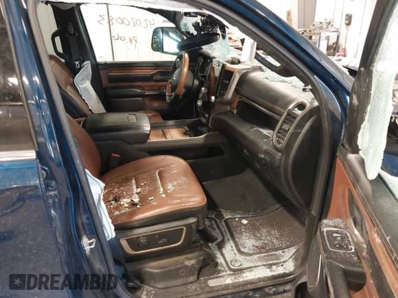 2021 Ram 1500 Longhorn z VIN 1C6SRFKT8MN565010, wystawiony jako IAAI lot #42020083 z przebiegiem 54 198 mil mil oraz . Historia ofert i sprzedaży dostępna na DreamBid. Obrazek 5.