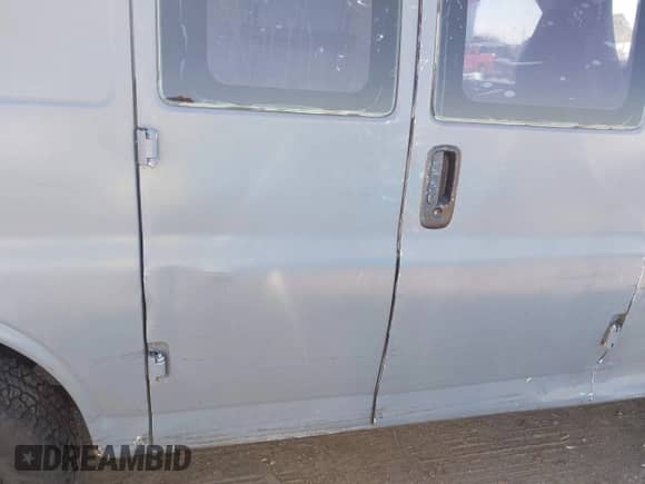 2005 Chevrolet Express Cargo с VIN 1GCGG25V151268275, выставлен на аукционе IAAI как лот 43158798 с пробегом 216 031 миль миль и . История ставок и продаж доступна на DreamBid. Изображение 20.