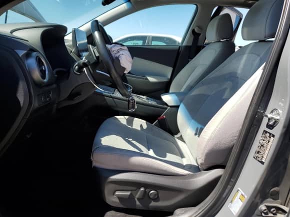 2023 Hyundai Kona SEL with VIN KM8K33AG8PU168738, listed as a Copart auction lot 81264355 with 131,482 mi miles and Salvage title. Bid and sale history available at DreamBid. Image 7.