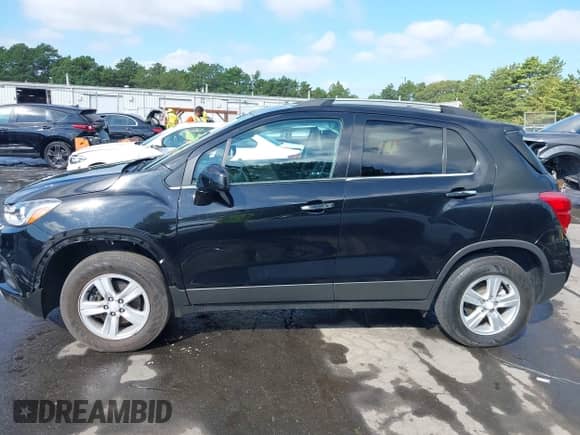 2019 Chevrolet Trax LT with VIN 3GNCJPSB6KL212271, listed as a IAAI auction lot 43150363 with 23,737 mi miles and . Bid and sale history available at DreamBid. Image 14.