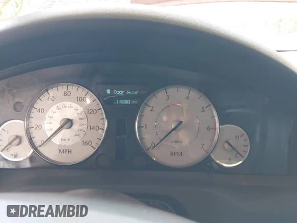 2008 Chrysler 300 C Hemi с VIN 2C3KA63H98H311142, выставлен на аукционе IAAI как лот 42672466 с пробегом 113 280 миль миль и . История ставок и продаж доступна на DreamBid. Изображение 7.