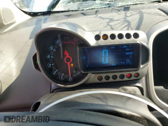 2014 Chevrolet Sonic LT с VIN 1G1JC5SB3E4115174, выставлен на аукционе Copart как лот 81299845 с пробегом 179 176 миль миль и На запчасти • Non repairable. История ставок и продаж доступна на DreamBid. Изображение 9.