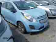 2016 Chevrolet Spark LT z VIN KL8CK6S05GC592892, wystawiony jako IAAI lot #42412167 z przebiegiem 66 939 mil mil oraz . Historia ofert i sprzedaży dostępna na DreamBid. Obrazek 1.