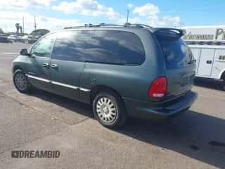 2000 Dodge Caravan SE z VIN 2B4GP44G5YR716285, wystawiony jako IAAI lot #43257663 z przebiegiem 210 936 mil mil oraz . Historia ofert i sprzedaży dostępna na DreamBid. Obrazek 3.
