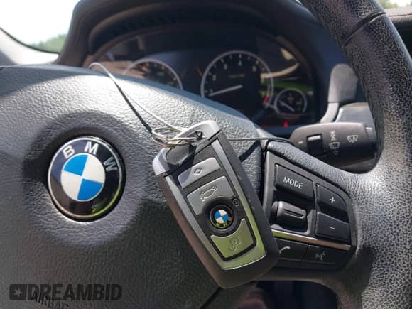 2011 BMW 7 Series 750Li z VIN WBAKB8C51BC852090, wystawiony jako IAAI lot #42612038 z przebiegiem 101 179 mil mil oraz . Historia ofert i sprzedaży dostępna na DreamBid. Obrazek 11.