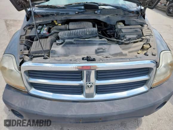 2005 Dodge Durango SXT with VIN 1D4HD38NX5F601092, listed as a Copart auction lot 63338515 with 301,984 mi miles and Clean title. Bid and sale history available at DreamBid. Image 12.