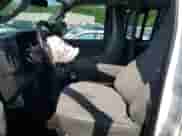 2018 Chevrolet Express Cargo с VIN 1GCWGAFG9J1178713, выставлен на аукционе Copart как лот 59177835 с пробегом 86 615 миль миль и Списание • Salvage title. История ставок и продаж доступна на DreamBid. Изображение 7.