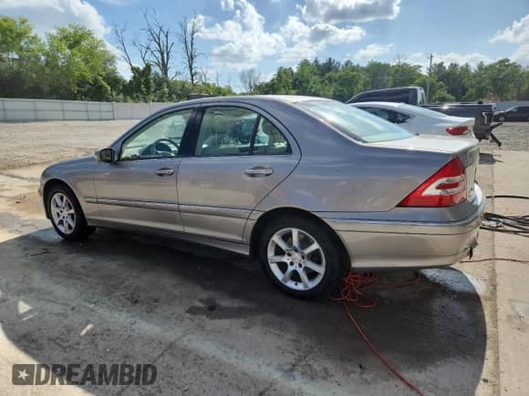 2007 Mercedes-Benz C 280 Luxury с VIN WDBRF54H97A936639, выставлен на аукционе Copart как лот 62025045 с пробегом 121 598 миль миль и Чистый • Clean title. История ставок и продаж доступна на DreamBid. Изображение 2.