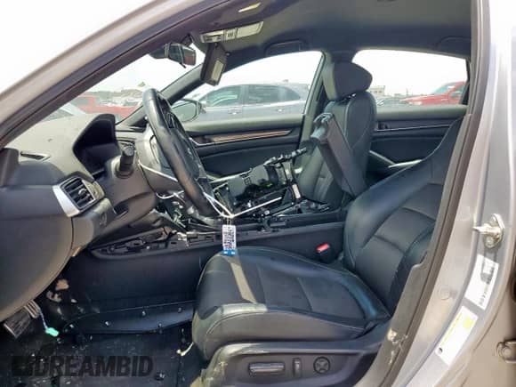 2018 Honda Accord Sport z VIN 1HGCV1F31JA055303, wystawiony jako Copart lot #64783275 z przebiegiem Nie podano mil oraz Czysty tytuł • Clean title. Historia ofert i sprzedaży dostępna na DreamBid. Obrazek 7.