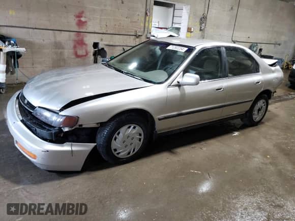 1996 Honda Accord with VIN 1HGCE664XTA019179, listed as a Copart auction lot 71292254 with 249,705 mi miles and Salvage title. Bid and sale history available at DreamBid. Image 1.