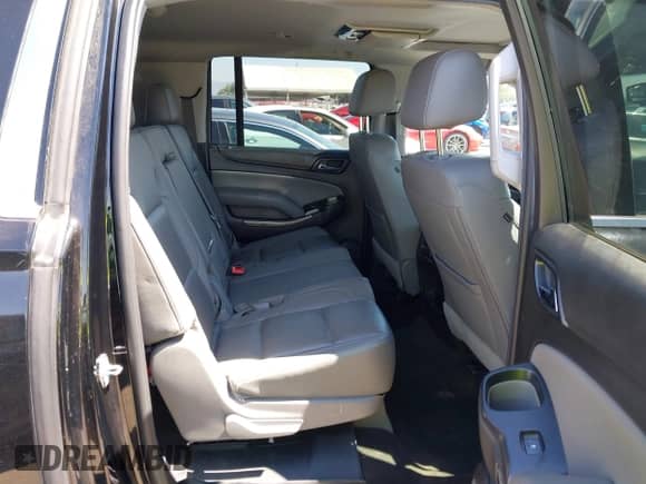 2018 Chevrolet Suburban LT z VIN 1GNSKHKC5JR193078, wystawiony jako IAAI lot #43281675 z przebiegiem 186 334 mil mil oraz . Historia ofert i sprzedaży dostępna na DreamBid. Obrazek 8.