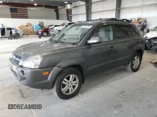 2008 Hyundai Tucson SE с VIN KM8JN72D18U770822, выставлен на аукционе Copart как лот 80837265 с пробегом 117 158 миль миль и Списание • Salvage title. История ставок и продаж доступна на DreamBid. Изображение 1.