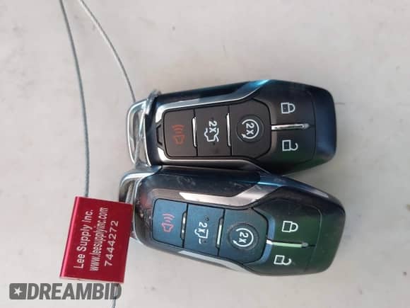 2015 Ford F-150 XLT z VIN 1FTEW1EF9FFB70404, wystawiony jako IAAI lot #43357225 z przebiegiem 109 200 mil mil oraz . Historia ofert i sprzedaży dostępna na DreamBid. Obrazek 11.