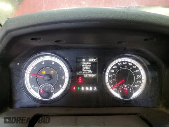 2017 Ram 1500 Tradesman z VIN 1C6RR7FT2HS838318, wystawiony jako Copart lot #70945805 z przebiegiem 227 666 mil mil oraz Czysty tytuł • Clean title. Historia ofert i sprzedaży dostępna na DreamBid. Obrazek 9.