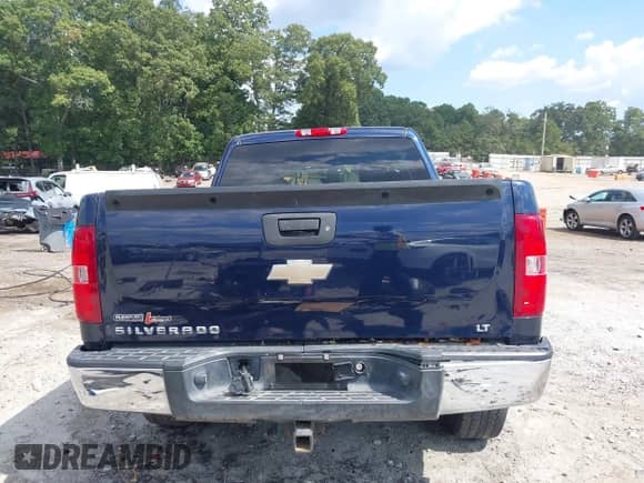 2011 Chevrolet Silverado 1500 LT with VIN 3GCPCSE09BG285371, listed as a IAAI auction lot 43215403 with 126,703 mi miles and . Bid and sale history available at DreamBid. Image 16.