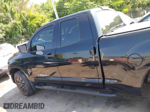 2012 Toyota Tundra z VIN 5TFRU5F18CX026186, wystawiony jako IAAI lot #42414319 z przebiegiem 216 128 mil mil oraz . Historia ofert i sprzedaży dostępna na DreamBid. Obrazek 14.
