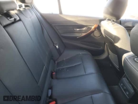 2015 BMW 3 Series 328i xDrive с VIN WBA3B3G5XFNT18033, выставлен на аукционе Copart как лот 90881465 с пробегом 96 387 миль миль и Чистый • Clean title. История ставок и продаж доступна на DreamBid. Изображение 10.