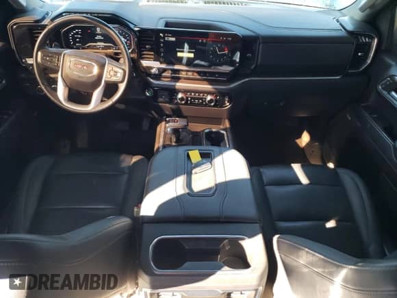 2022 GMC Sierra 1500 Elevation z VIN 3GTUUCET2NG647870, wystawiony jako Copart lot #79753944 z przebiegiem 68 561 mil mil oraz Szkoda całkowita • Salvage title. Historia ofert i sprzedaży dostępna na DreamBid. Obrazek 8.