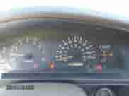 1998 Toyota Tacoma z VIN 4TAWM72NXWZ048525, wystawiony jako IAAI lot #43303270 z przebiegiem 306 334 mil mil oraz . Historia ofert i sprzedaży dostępna na DreamBid. Obrazek 7.